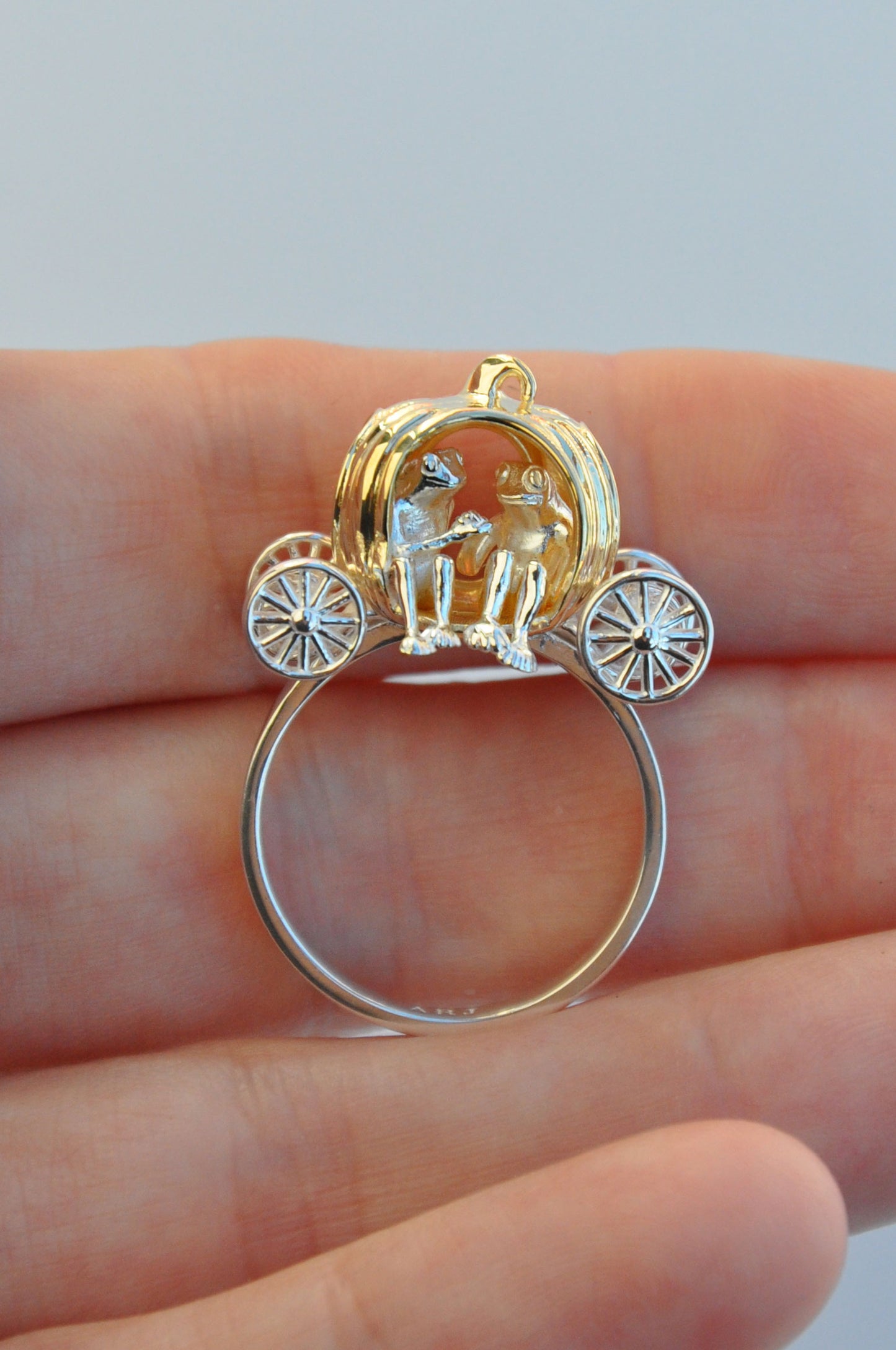 Frogs in Pumpkin Carriage Ring – Silver & Gold‑Plated Pumpkin Fairy‑Tale