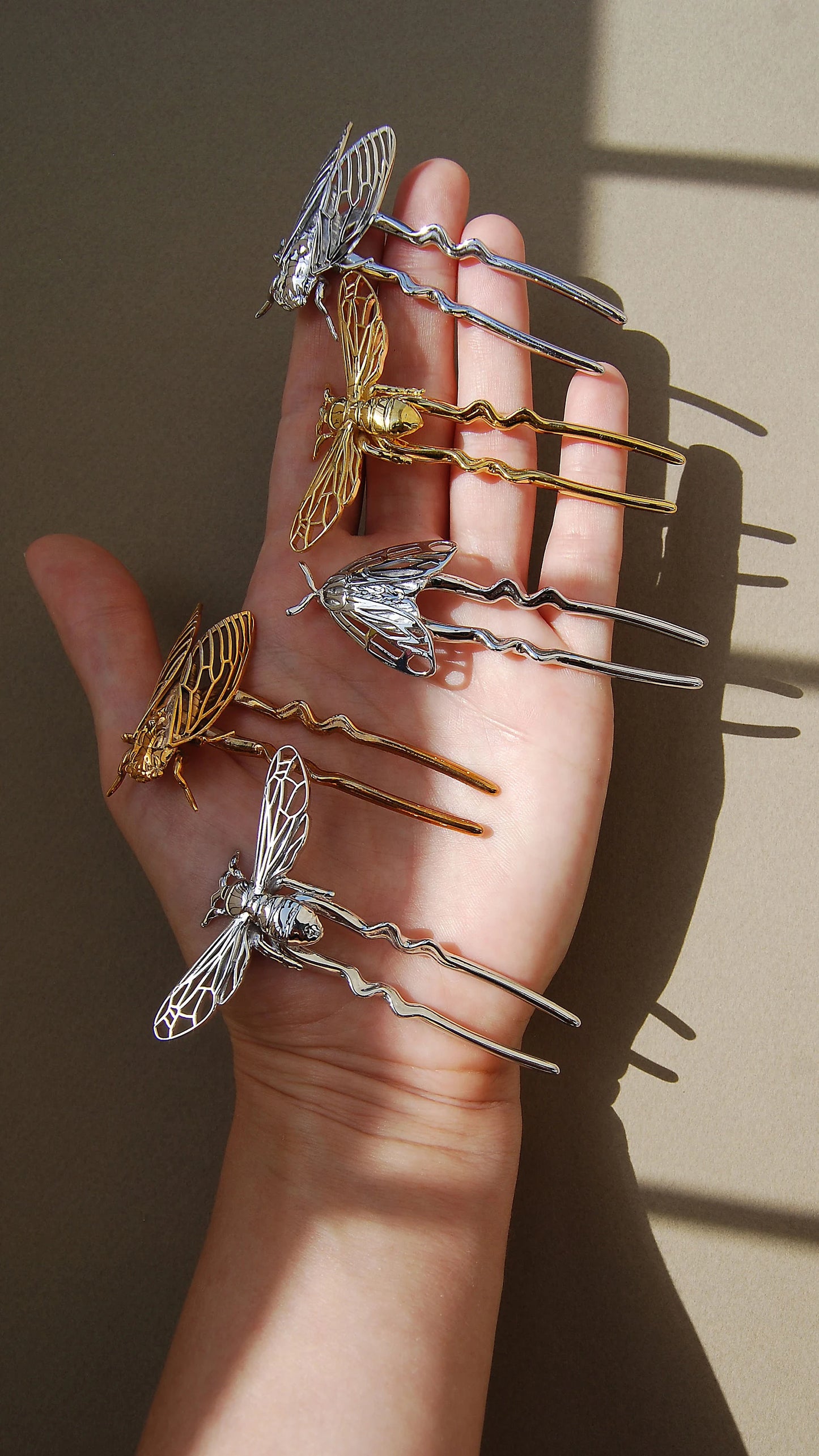 Cicada Hair Pin