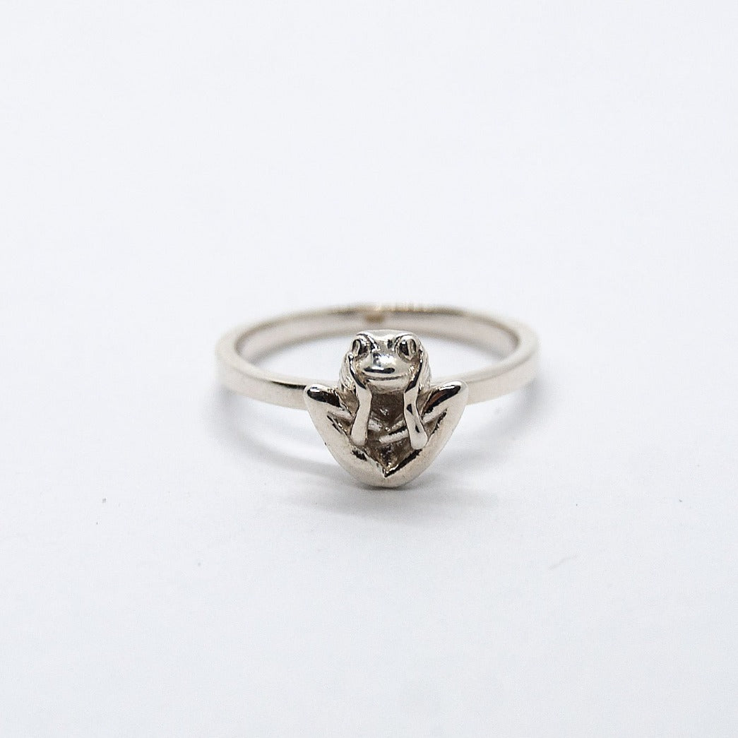 Tiny frog in Embryo pose ring